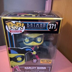 Funko Pop Harley Quinn Hot Topic Exclusive